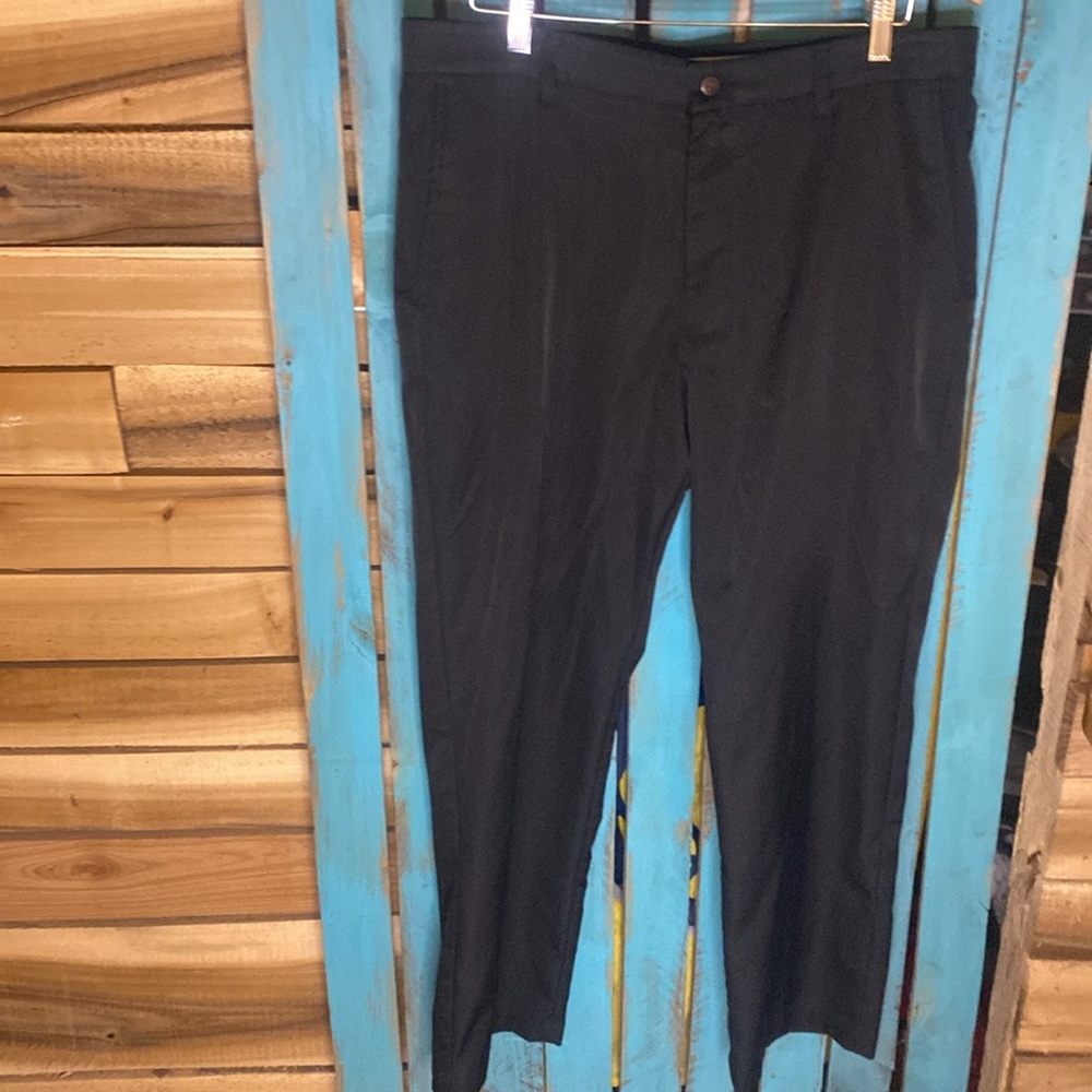 Calloway golf pants size 36x30 black stretchy breathable fabric